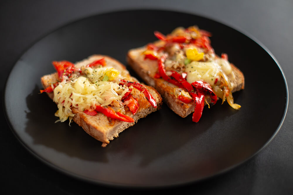 Toast cu legume si gouda