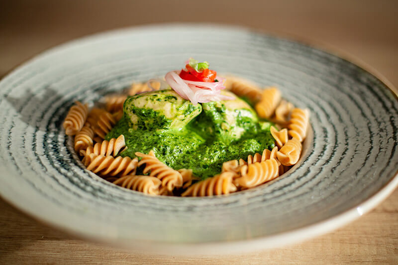Piept de pui cu salsa verde