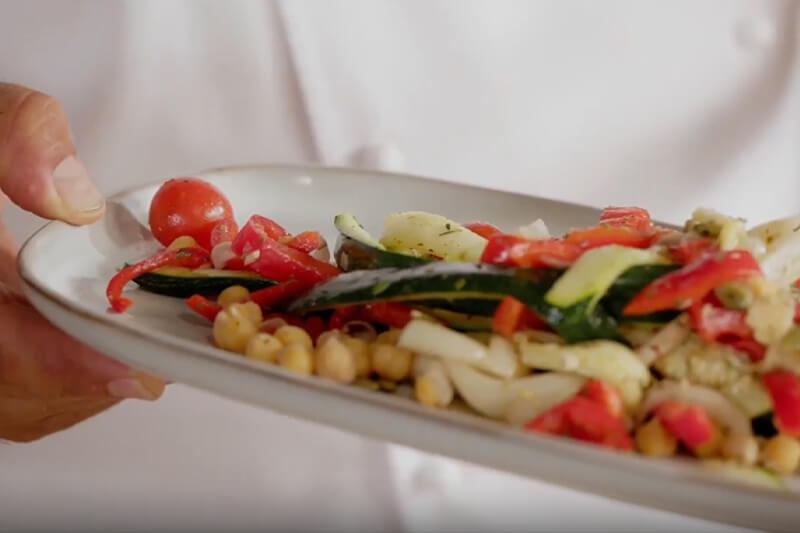Salata de naut cu legume marinate