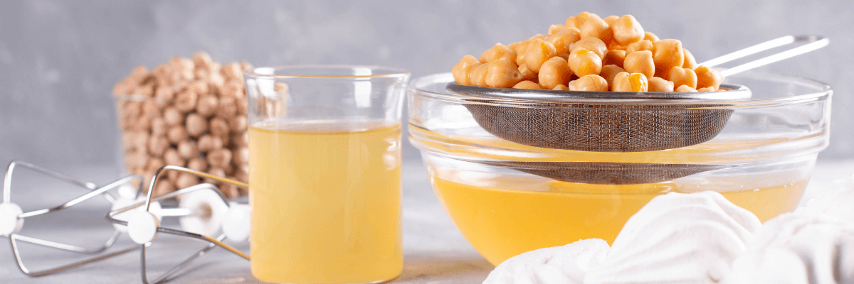 Descoperă aquafaba: lichidul din conservele de năut